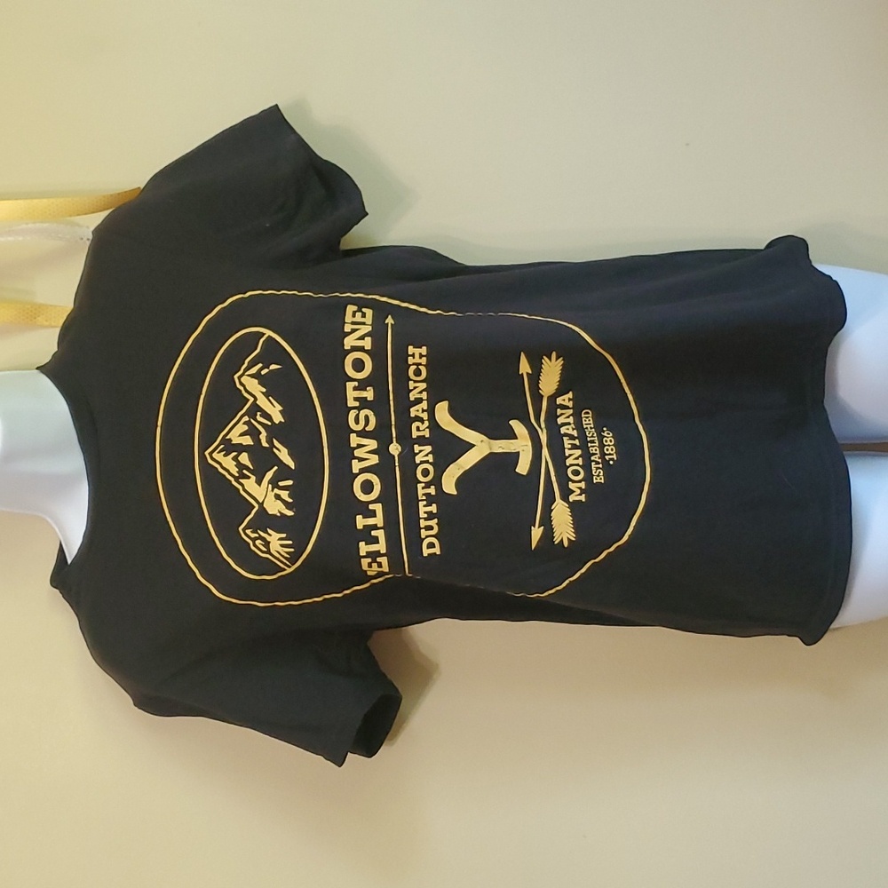 Woman's small Yellowstone tshirt